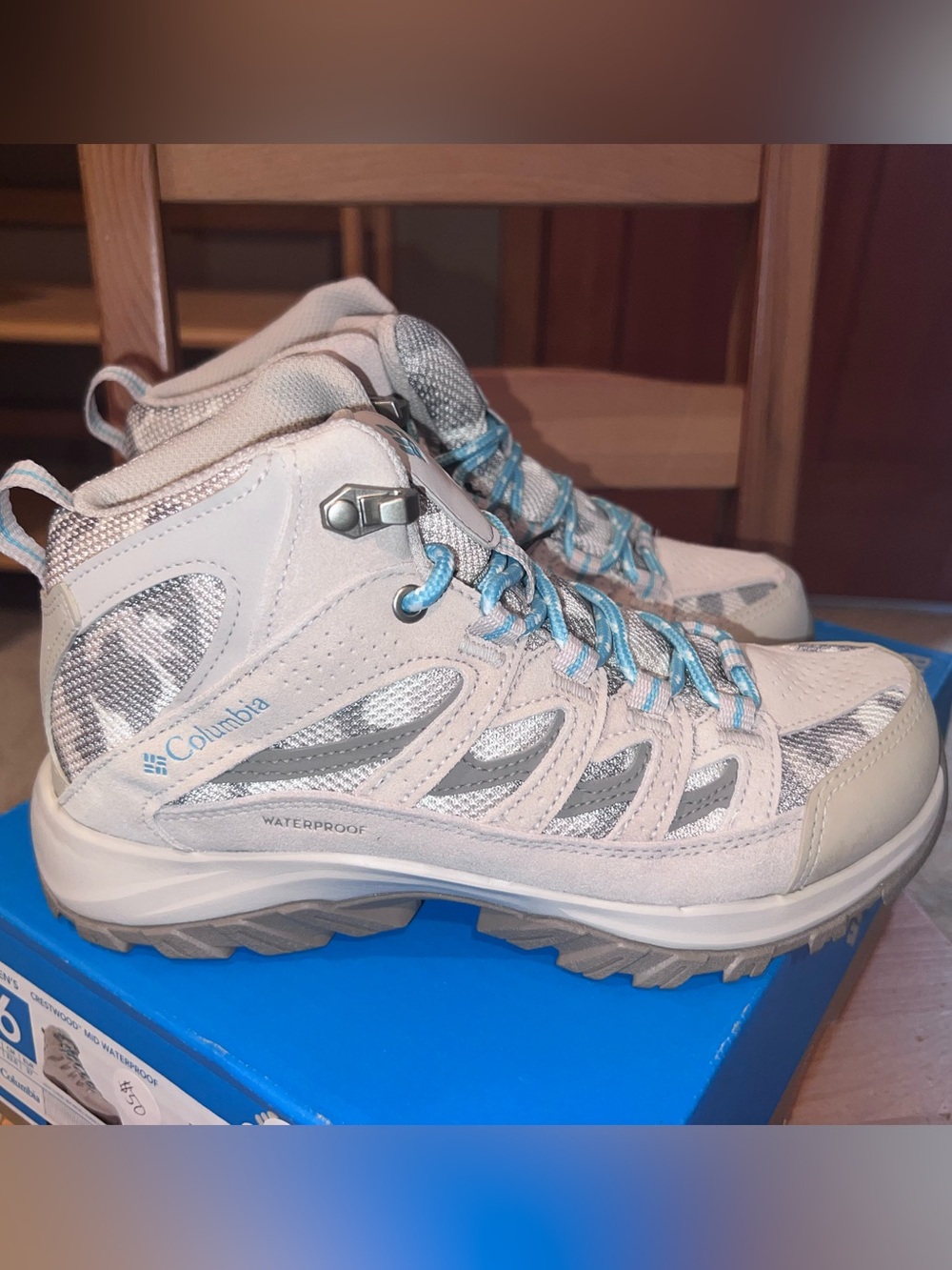 Columbia Light Gray Hiking Shoes with Blue Lace Accents - Picture 3 of 6